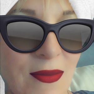 Meet your Posher, Debbie